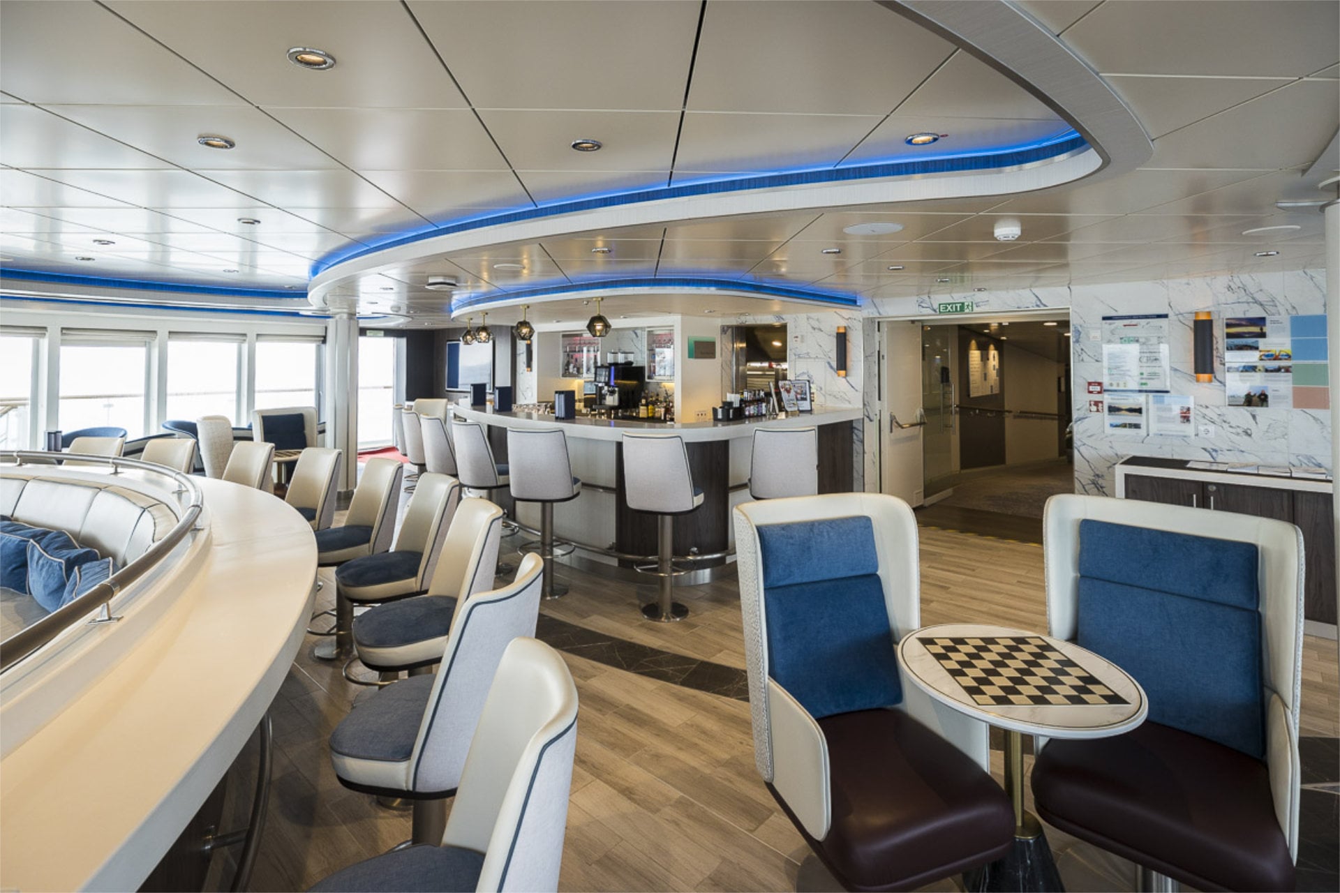 Sylvia-Earle-Bar-Richard-IAnson