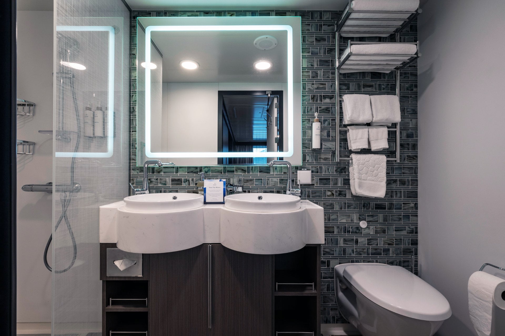 Sylvia-Earle-Captains-Suite-420-Richard-IAnson