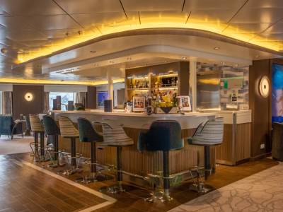 Sylvia_Earle_-_Tektite_Bar_Deck_5_Pia_Harboure_original