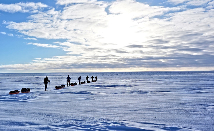 Das sechsköpfige Team unter der Führung von Bengt Rotmo von Oustland Polar Exploration startete