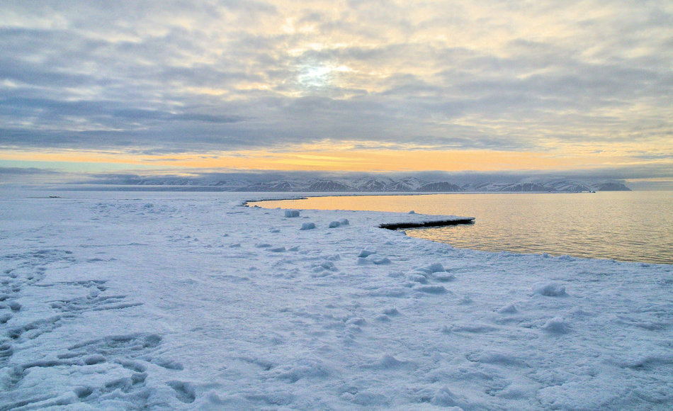 Der östliche Eingangsbereich der Nordwestpassage ist der Lancaster Sound, benannt nach James Lancaster, einem englischen Kapitän des 16. Jhd. Der Bereich ist rund 50 km breit und streckt sich von Baffin Island nach Devon Island. Bild: Michael Wenger